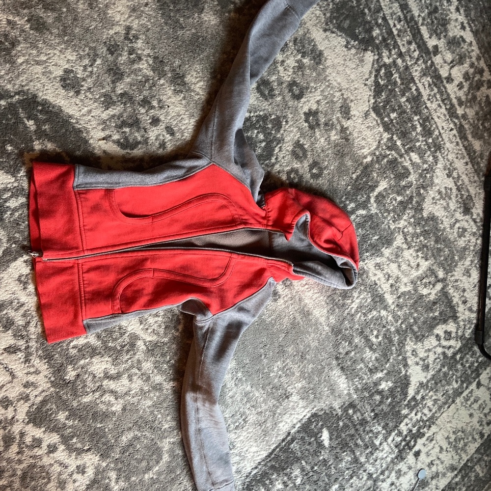 Lulu Lemon XS fitter zip up Hoddie